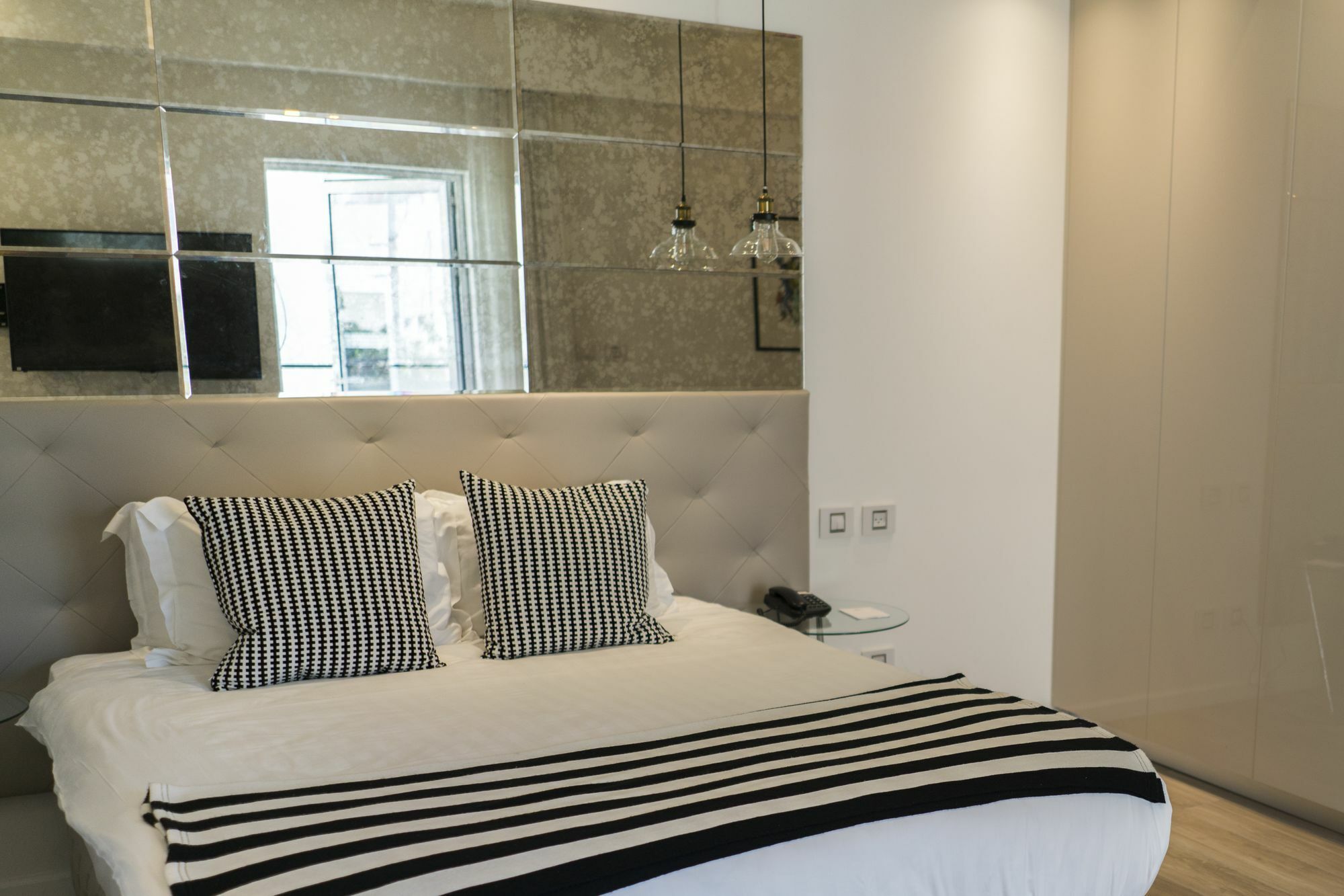 K Suites Tlv By The Beach Тель-Авив Экстерьер фото